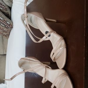 Nude color heels 3"